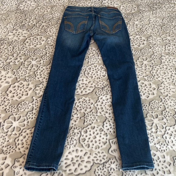 HOLLISTER Mid-Rise Super Skinny Jeans - Picture 3 of 5